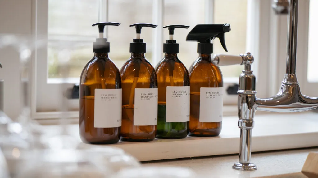 lym house kitchen sink
