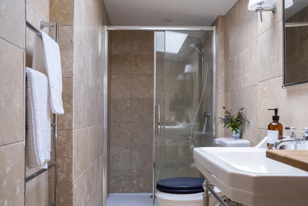 starre barn luxury over head shower